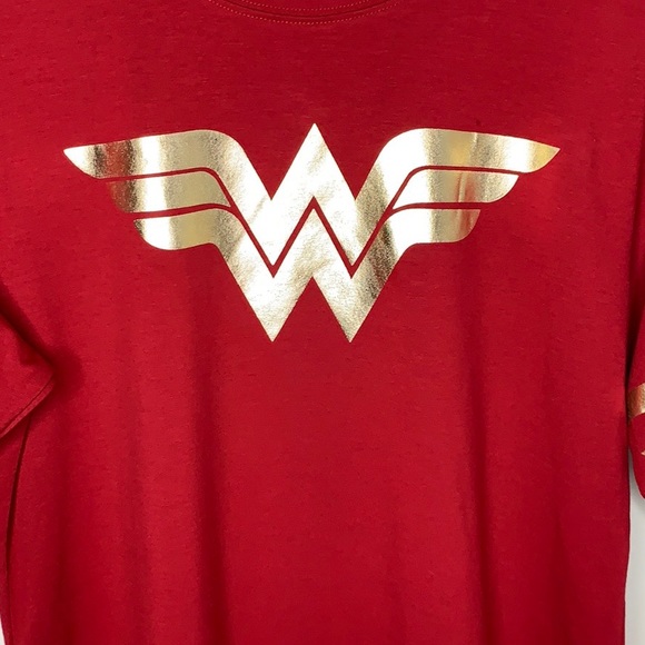 DC Comics Tops - Wonder Women Golden Foil T-Shirt – Short Sleeved